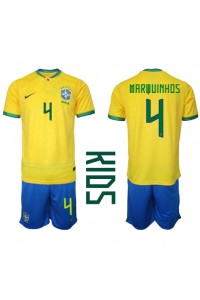 Fotbalové Dres Brazílie Marquinhos #4 Dětské Domácí Oblečení MS 2022 Krátký Rukáv (+ trenýrky)